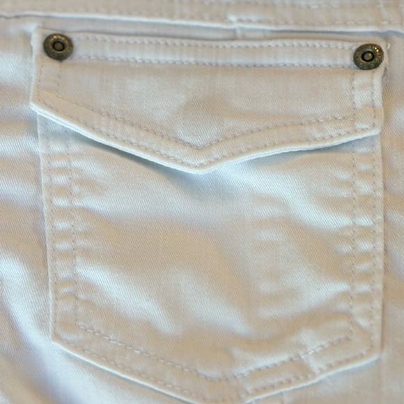 Jean Jacket w stretch & slash pockets - Picture 10 of 13